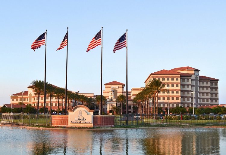 Arriban médicos a cubrir necesidades de Laredo