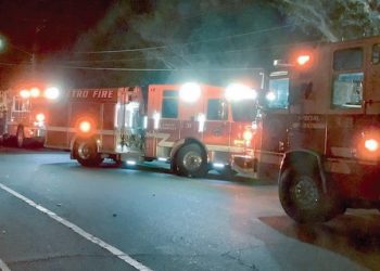 Se vuelca familia; tres bebitos quedan graves