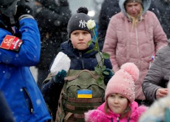 Unos 800 mil niños han dejado Ucrania, muchos sin sus familias