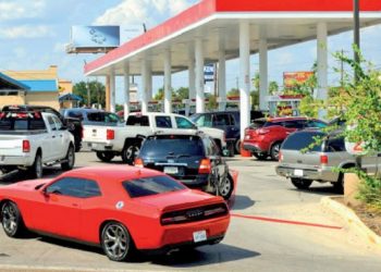 Gasolina podría superar los 4 dólares por galón en Laredo