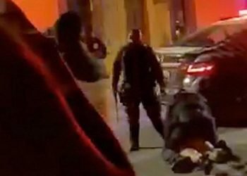VIDEO | Suspenden a 5 policías que agredieron a mujeres en San Miguel de Allende