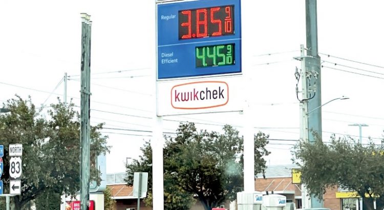 Por las nubes precio de la gasolina en Laredo, TX