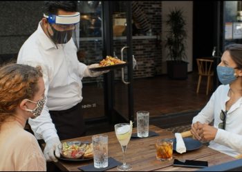 No descartan restauranteros se dé aumento de precios