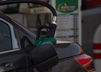 AMLO reitera que en México no incrementarán precios de combustibles