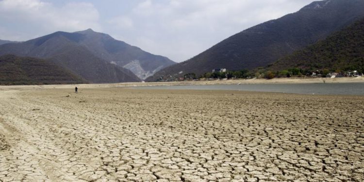 Baja nivel de presas, siguen incendios… y viene ola de calor