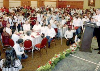 Recuperaremos el sistema de salud y la dignidad de sus trabajadores: Américo