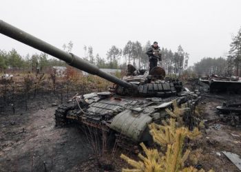 Ucrania alerta por Facebook nueva gran ofensiva rusa; pide salir del este del país