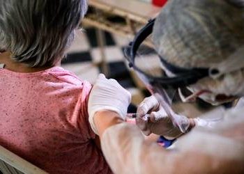 Extienden una semana vacunación anti-Covid