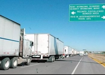 Estallan transportistas contra Gregg Abbott