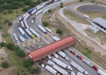 Multan a usuarios de AVI sin fondos