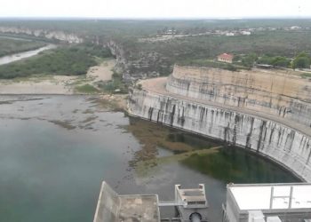 PRESAS ESTÁN YA CASI SECAS