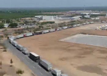 Reclaman a Texas por inspecciones en frontera