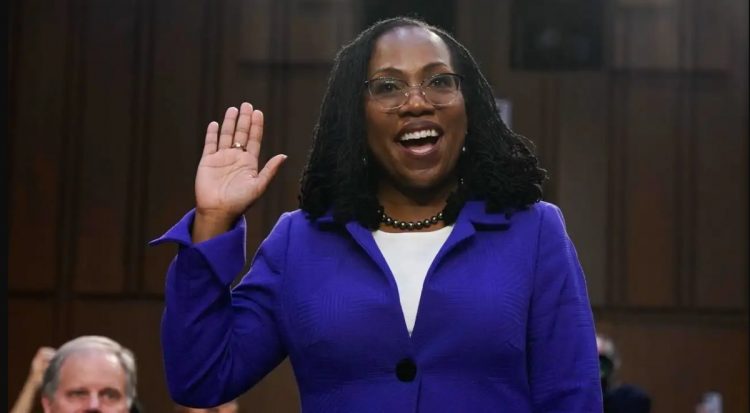 Ketanji Brown Jackson se convierte en primera afroamericana en el Tribunal Supremo de EU