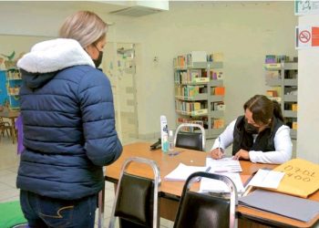 El lunes inicia entrega de tarjetas para pago de becas