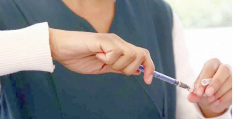 Ayuda turismo de vacunas a Laredo