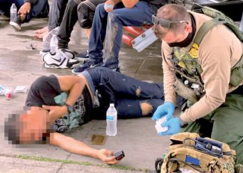 Salvan a 7 de morir ahogados en el río