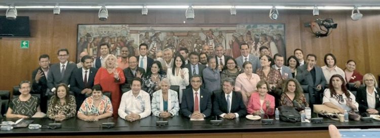 Desde el senado, denuncia Américo elección de “Estado”