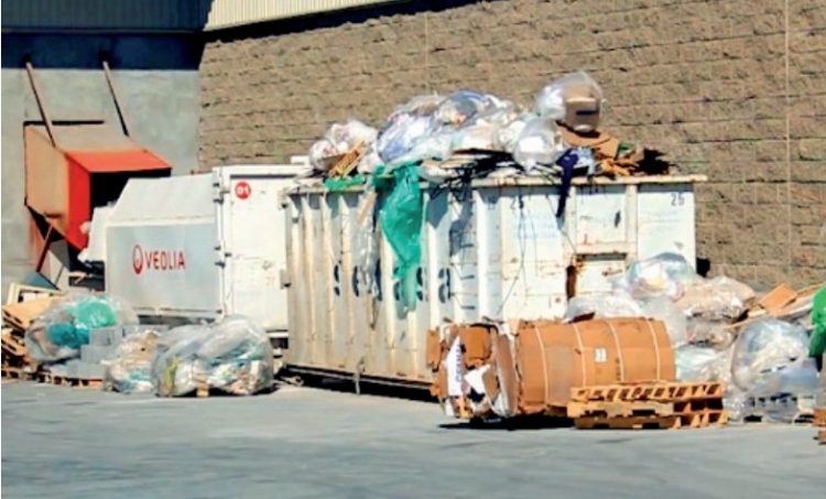 Piden a comercios no usar contenedores de basura
