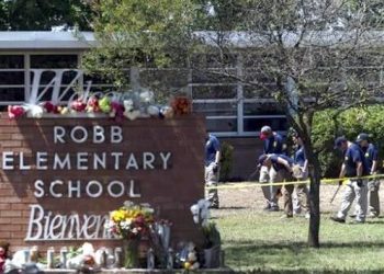 «40 minutos» de terror: ¿tardó la policía en responder ante el tiroteo en la escuela de Texas?
