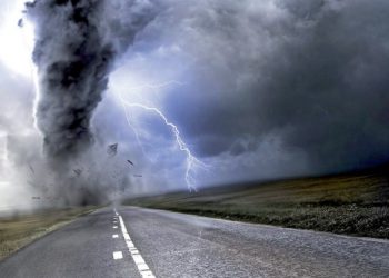 Sigue Nuevo Laredo en zona de tornados