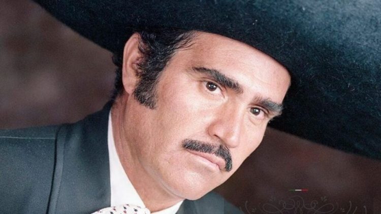 Familia de Vicente Fernández gana pleito legal por «El último rey»