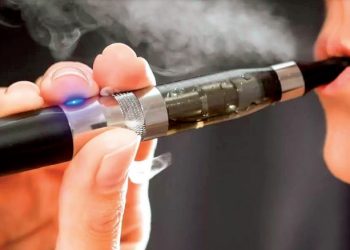 Advierten riesgos por el uso de vapeadores
