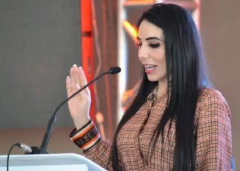 «Es de uso familiar», dice alcaldesa de Moroleón sobre su Lamborghini de 7 millones