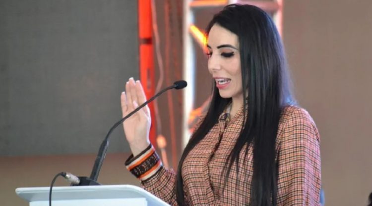 «Es de uso familiar», dice alcaldesa de Moroleón sobre su Lamborghini de 7 millones