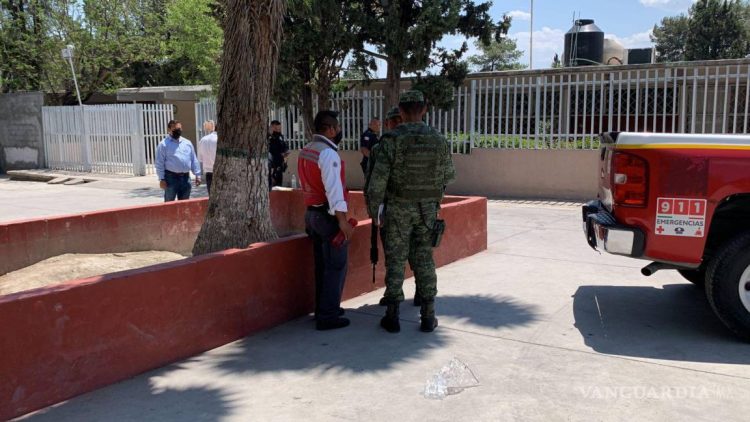 Evacúan secundaria tras amenaza de bomba en Saltillo, Coahuila