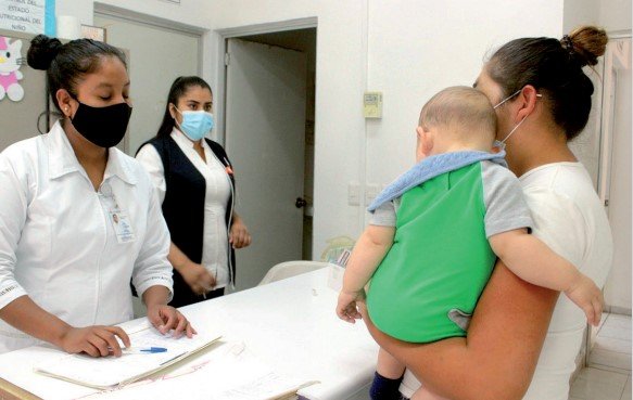 Calor manda al hopital a 3 niños