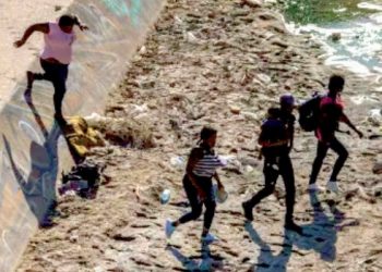 El Paso, a punto de declarar la emergencia migratoria