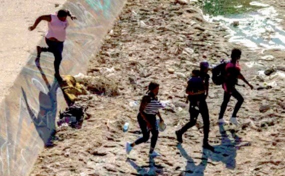 El Paso, a punto de declarar la emergencia migratoria