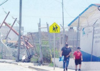 Siguen con daños cien escuelas