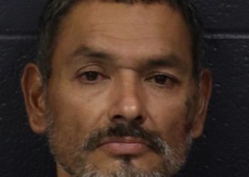 Atrapan al que tiroteó a policías y causó choque