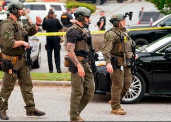 Hay tres personas heridas por disparos en un centro comercial de Carolina del Norte