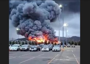 Incendio consume planta recicladora en Ciudad Juárez, Chihuahua