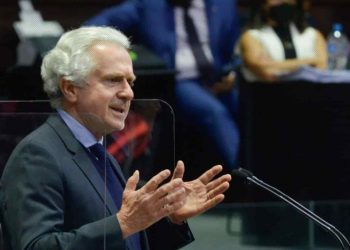 Creel se destapa para la Presidencia y busca sumar a MC a alianza opositora