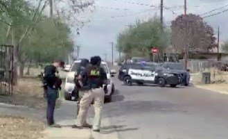 Atropellan a jovencito, lo llevan grave al hospital