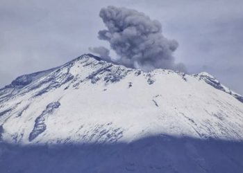 Alpinista pierde la vida en ascenso clandestino al cráter del volcán Popocatépetl