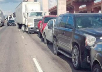 Mega-carambola en la 35 y Loop 20