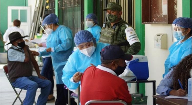 Pandemia sigue activa, alertan médicos del IMSS