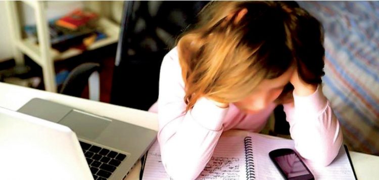 Adultos ‘cazan’ niños por redes