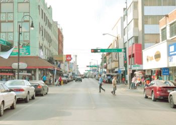 Contagios de covid amenazan negocios