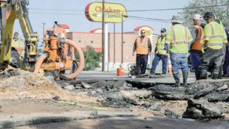 Quedan sin agua en medio de temperaturas ardientes