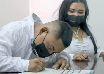 Beneficia DIF a parejas en campaña gratuita de Matrimonios Colectivos