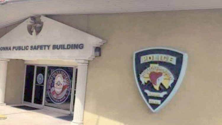 Recupera cargo jefe de policía removido