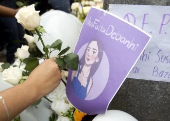 “Ya sale mi niña a decir la verdad”: Mario Escobar; concluye exhumación de Debanhi