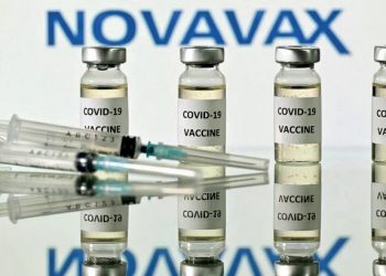 Aprueba Estados Unidos nueva vacuna contra Covid