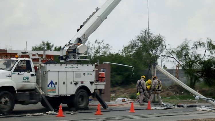 Deja CFE a colonia más de 12 horas sin luz