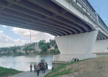 Indocumentado grave tras brincar del puente 1